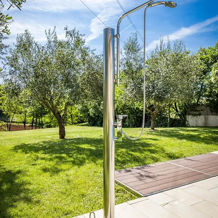 فيلة Karla Near Pula For 8 Persons With Private Pool, Kids Playground & Pet Friendly