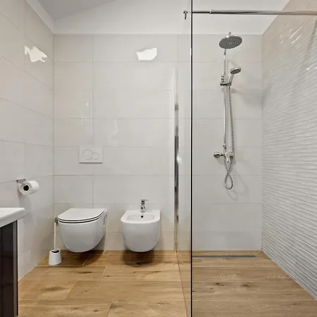 Karla Near Pula For 8 Persons With Private Pool, Kids Playground & Pet Friendly فيلة *