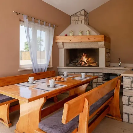 Villa Karla Near Pula For 8 Persons With Private Pool, Kids Playground & Pet Friendly Divšići