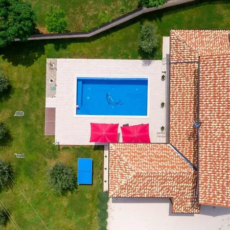 Villa Karla Near Pula For 8 Persons With Private Pool, Kids Playground & Pet Friendly