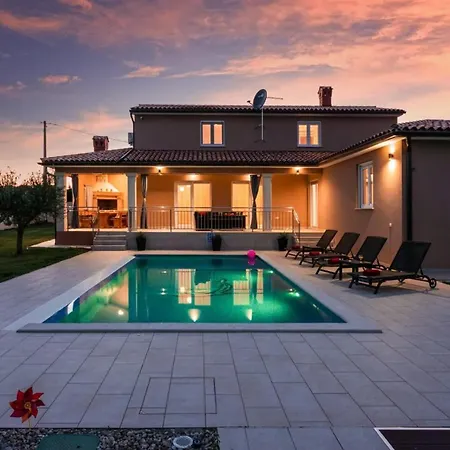 Villa Karla Near Pula For 8 Persons With Private Pool, Kids Playground & Pet Friendly *