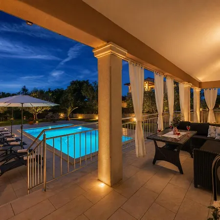 Karla Near Pula For 8 Persons With Private Pool, Kids Playground & Pet Friendly Divsici
