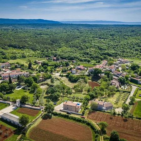 Vila Karla Near Pula For 8 Persons With Private Pool, Kids Playground & Pet Friendly