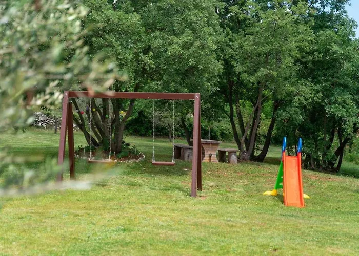 Villa Karla Near Pula For 8 Persons With Private Pool, Kids Playground & Pet Friendly