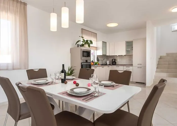 Karla Near Pula For 8 Persons With Private Pool, Kids Playground & Pet Friendly *