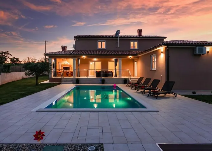Villa Karla Near Pula For 8 Persons With Private Pool, Kids Playground & Pet Friendly *
