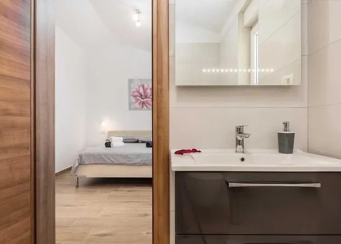 Villa Karla Near Pula For 8 Persons With Private Pool, Kids Playground & Pet Friendly *