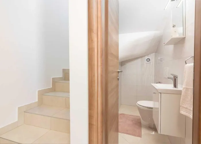 Villa Karla Near Pula For 8 Persons With Private Pool, Kids Playground & Pet Friendly