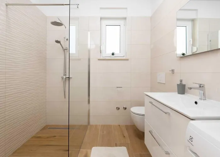 Villa Karla Near Pula For 8 Persons With Private Pool, Kids Playground & Pet Friendly *